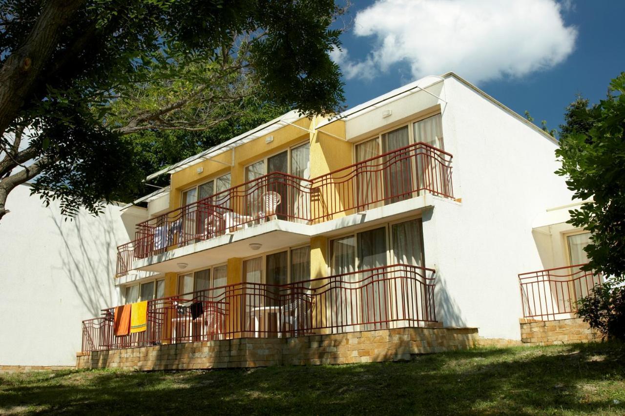 Villas Magnolia Albena Bagian luar foto